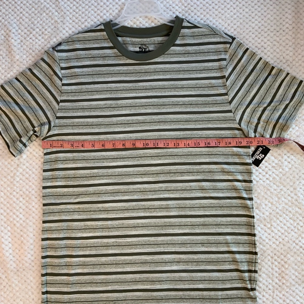 NWT - Men’s Striped Revolution Crew Neck TShirt - Sage Green - Super Soft - Picture 7 of 9
